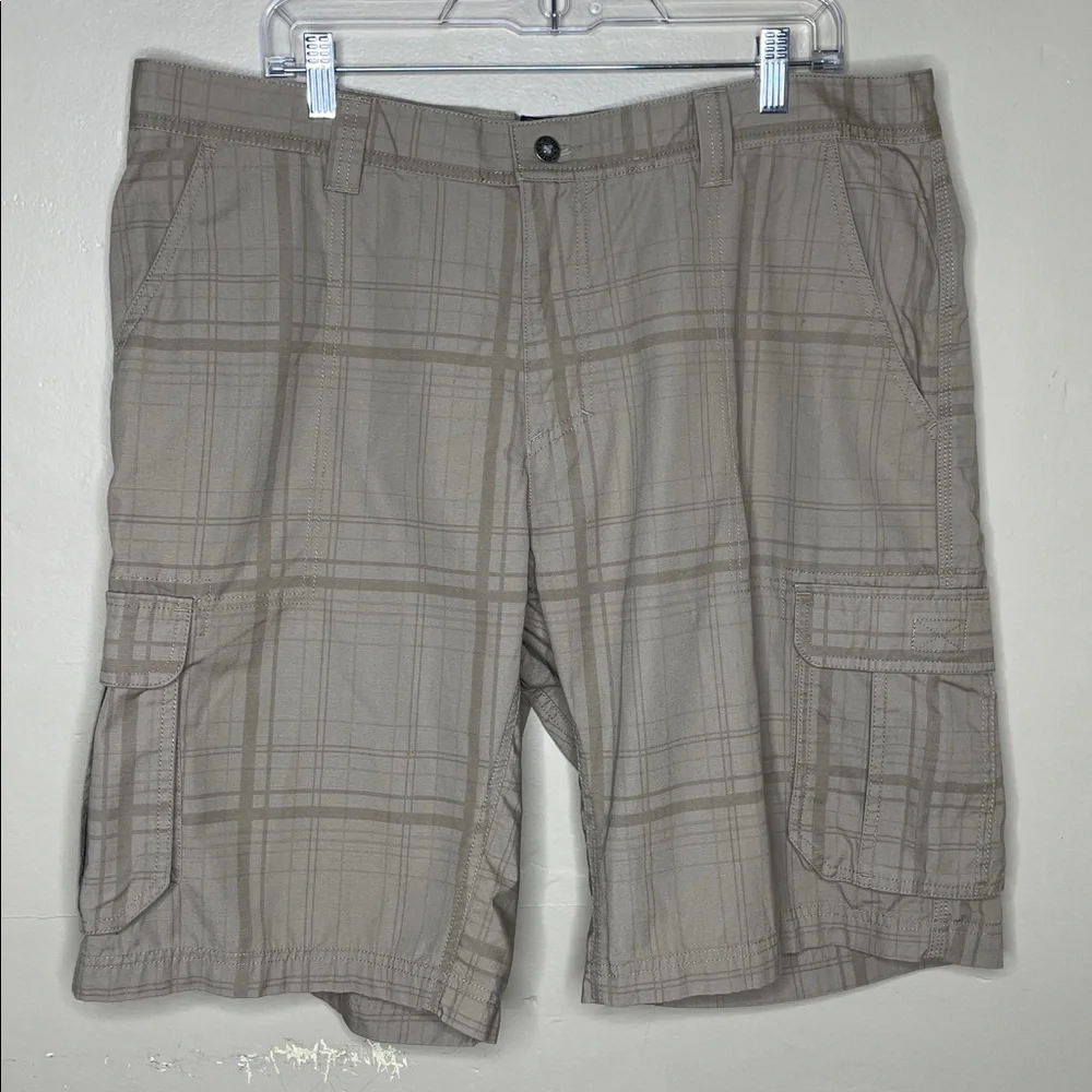 THE NORTH FACE Tan & Cream Plaid Cargo Shorts Casual Camping Hiking 40 Regular